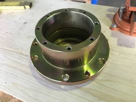 Nabe Mercedes & Bass Bat / Hub Mercedes Differential & Bat Bass - Bild vergr��ern 